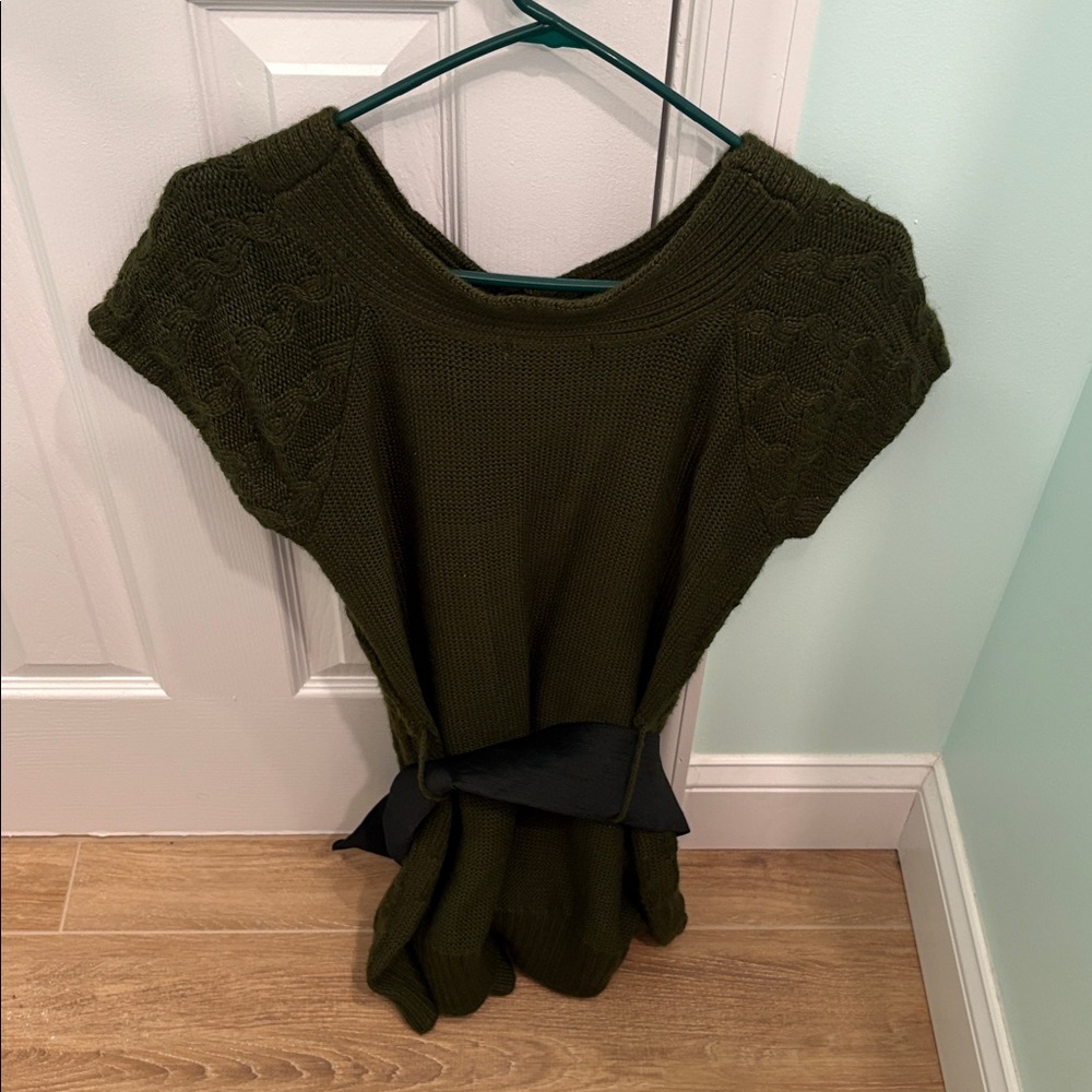 Green Cable Knit Sweater with Belt - Picture 5 of 5